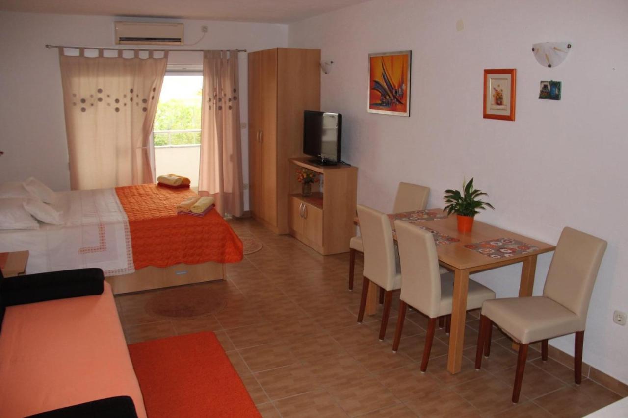 Apartmani Nima Tučepi Esterno foto