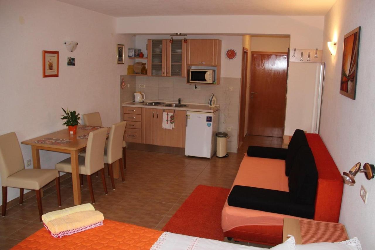 Apartmani Nima Tučepi Esterno foto