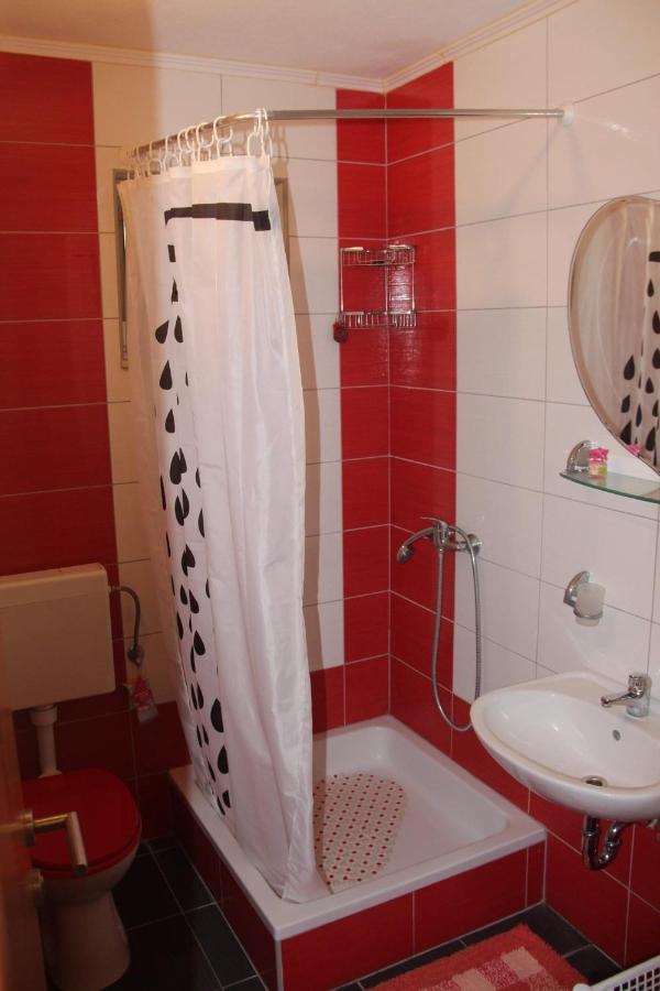 Apartmani Nima Tučepi Esterno foto